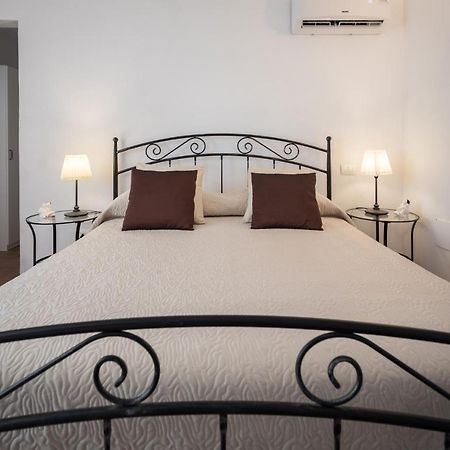 La Crociata Bed & Breakfast ซาร์ซานา ภายนอก รูปภาพ