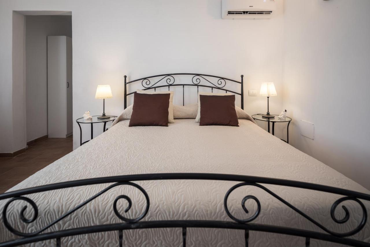 La Crociata Bed & Breakfast ซาร์ซานา ภายนอก รูปภาพ
